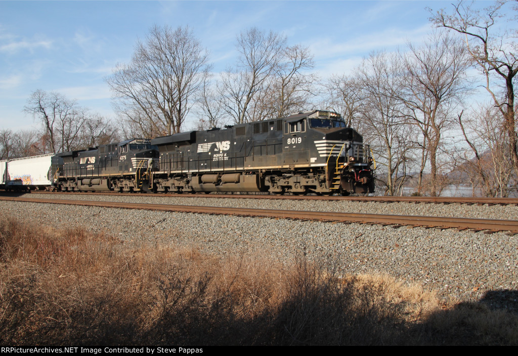 NS 8019 with train 10K